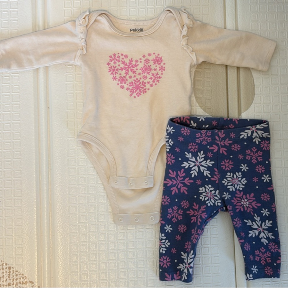 0-3 Pekkle/Costco Baby Set